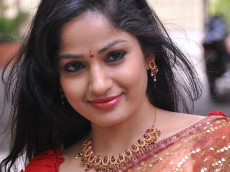 കൂടെ കിടക്കാന്‍ വിളിച്ച സംവിധായകന് ആശംസ അറിയിച്ച നടി, 55 ദിവസം നേരിട്ട പീഡനങ്ങള്‍ പറയുന്നു