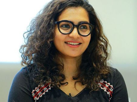 കുംഭ കൂടിയാല്‍ എന്താ കുഴപ്പം, ഞാനത് സിനിമയില്‍ ഉപയോഗിക്കും; തടിച്ചല്ലോ എന്ന് പറയുന്നവരോട് പാര്‍വ്വതി