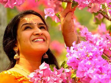 പൂമരത്തിലൂടെ കാളിദാസനൊപ്പം സിനിമയിലേക്ക് അരങ്ങേറുന്ന അര്‍ച്ചന അനീഷ് കുമാറിനെ അറിയാം