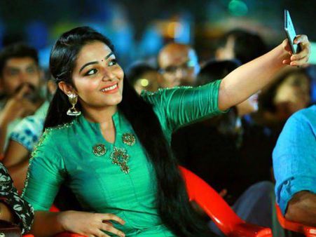 നന്ദി....നന്ദി.... കരയണോ ചിരിക്കണോ തുള്ളിചാടണോ എന്ന് പോലും അറിയില്ല, രജിഷ വിജയൻ പ്രതികരിക്കുന്നു