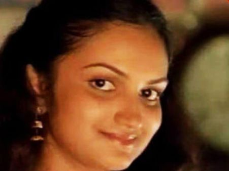 ഒളിച്ചോടിയതല്ല, ഒറ്റയ്ക്കുള്ള ജീവിതം മടുത്തു; ജീവിതത്തില്‍ നേരിട്ട തിരിച്ചടിയെ കുറിച്ച് സലീമ