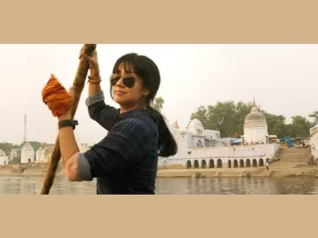 സ്റ്റൈലിഷ് ഡോക്യുമെന്‍റി മേക്കറായ ജ്യോതിക ബുള്ളറ്റിലും താരമാണ്, മഗലിയാര്‍ മട്ടും ട്രെയിലര്‍ കാണാം !!