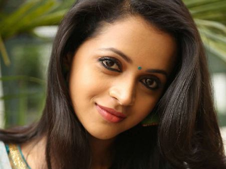 തന്നെ ആക്രമിക്കാന്‍ ക്വട്ടേഷന്‍ കൊടുത്ത സ്ത്രീ ആരാണെന്ന് അറിയാമെന്ന് ഭാവന; ആരാണവര്‍ ?