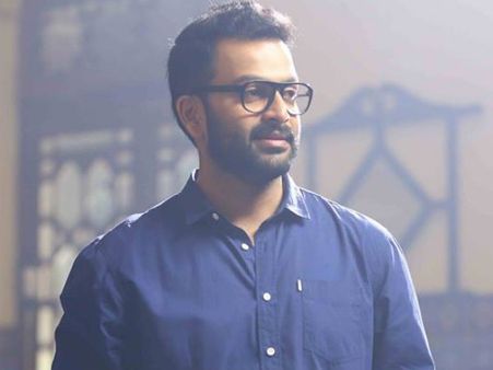 മോഹന്‍ലാലിന് ശേഷം പൃഥ്വിരാജ്, പൃഥ്വിയുടെ മൂന്ന് സിനിമകള്‍ 50 കോടി ക്ലബ്ബില്‍