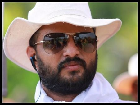 ഷൂട്ടിങ്ങിനായി പാര്‍ക്ക് അനുവദിച്ചില്ല, ഒാം ശാന്തി ഒാശാന സംവിധായകനെതിരെ പോലീസ് കേസെടുത്തു