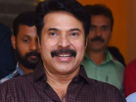 ഗ്രേറ്റ് ഫാദറിന്റെ വിജയം, മമ്മൂട്ടി പ്രതിഫലം ഇരട്ടിപ്പിച്ചു, ഇപ്പോള്‍ മോഹന്‍ലാലിനെക്കാള്‍ മുന്നില്‍