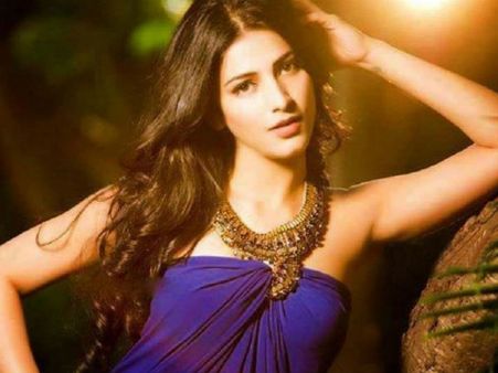 സംഘമിത്രയില്‍ നിന്നും ശ്രുതി ഹസനെ പുറത്താക്കിയതിന് പിന്നിലെ കാര്യങ്ങള്‍ ഞെട്ടിപ്പിക്കുന്നത് !