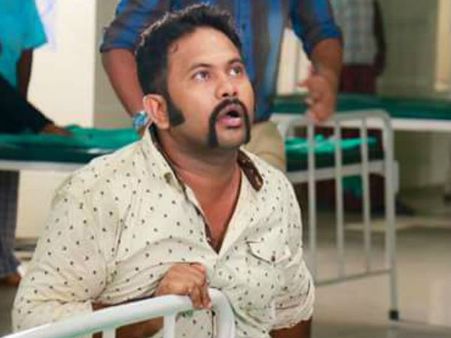 നിവിന്‍ പോളിക്ക് കൊച്ചുണ്ടായാലും ദുല്‍ഖറിന് കൊച്ചുണ്ടായാലും പണി അജു വര്‍ഗ്ഗീസിന്, ഇത് കഷ്ടം!!