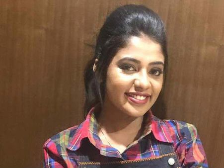 രക്ഷിക്കാന്‍ നിയമം ഇല്ല, ഫേസ്ബുക്കില്‍ ഫോട്ടോ ഇടുന്ന പെണ്‍കുട്ടികള്‍ക്ക് ഒരു നടിയുടെ അവസ്ഥ അറിയാമോ?