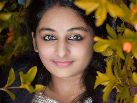 മോഹന്‍ലാലിന്റെ 'മകള്‍' നായികയായി എത്തുന്നു, നായകന്‍ താരപുത്രന്‍... !! എസ്തറിന്റെ പ്രായം ?