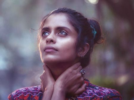 എന്റെ ഒക്കെ എല്ലാം നഷ്ടപ്പെട്ടതാ, നശിച്ചതാ സംരക്ഷണവുമായി വാര്യര്‍മാര്‍ ഇങ്ങോട്ട് വരണ്ട; കനി കുസൃതി