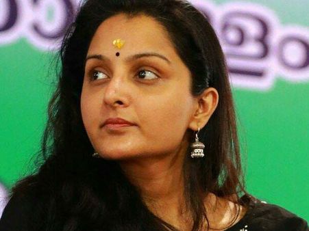 മഞ്ജു തകരണം, ശത്രുക്കള്‍ സിനിമയില്‍ തന്നെ, തക്കം പാര്‍ത്തിരിക്കുന്നവരില്‍ ദിലീപില്ല!!!