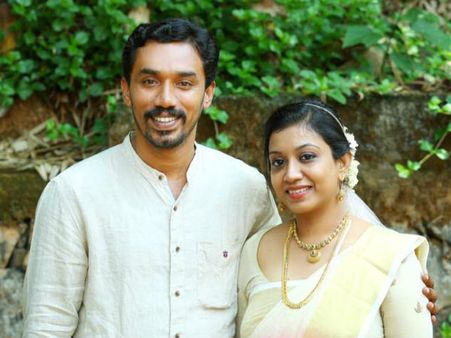 ഓ അതായിരുന്നു അല്ലേ അലമാര... മിഥുന്‍ മാനുവല്‍ തോമസ് വിവാഹിതനായി; ഫോട്ടോകള്‍ കാണാം