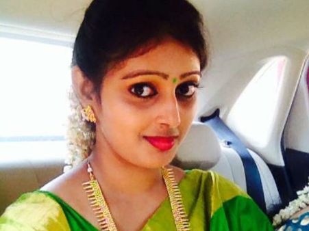 മൊട്ടരാജേന്ദ്രന്‍ ചുംബിയ്ക്കാന്‍ വന്നപ്പോള്‍ മലയാളി നടി കരഞ്ഞുകൊണ്ട് ഓടിയോ; കല്യാണി പറയുന്നു