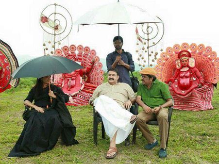 മോഹന്‍ലാലും മഞ്ജു വാര്യരും ഒരുമിച്ചെത്തി, തന്‍റെ സിനിമയെക്കുറിച്ച് പ്രമുഖ സംവിധായകന്‍ പറയുന്നത് !!