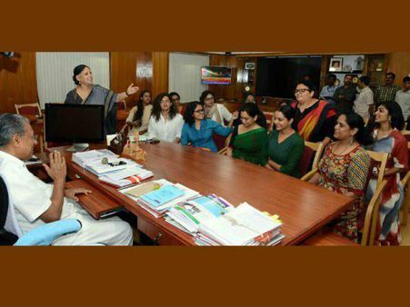 അമ്മ'യുള്ളപ്പോള്‍ മറ്റൊരു സംഘടന, മഞ്ജുവിന്റെ നീക്കത്തിന് തടയിടാനൊരുങ്ങി അമ്മ, വിലക്ക് ??