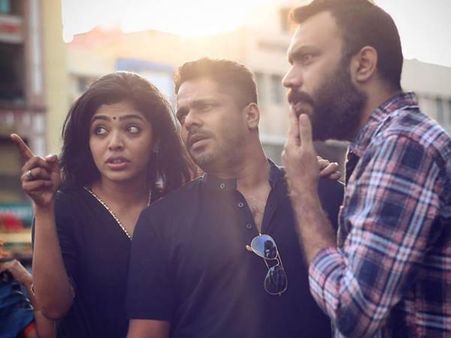 ടൊവിനോയും ആഷിക് അബുവും ഒന്നിക്കുന്നു മായാനദിയിലൂടെ, നിര്‍മ്മാതാവായി അമല്‍ നീരദും !!