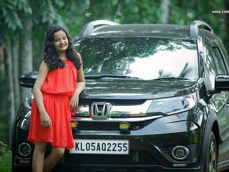 രാജാവിന്റെ മകനിലെ 2255, രാമച്ചന്റെ പാട്ട് മാത്രമല്ല നമ്പറും സ്വന്തമാക്കി മീനാക്ഷി!!