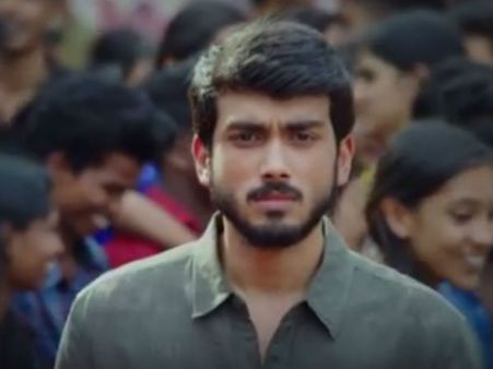 കപ്പലുണ്ടാക്കി ഇറക്കി, നോക്കിയപ്പോള്‍ കടവത്തൊരു തോണി... പൂമരത്തിലെ രണ്ടാമത്തെ പാട്ട് എത്തി