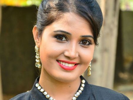 ലൈംഗിക തൊഴിലാളി ആകാനാണ് എന്നെ വിളിക്കുന്നത്, ചുവന്ന തെരുവുകള്‍ വേണം എന്ന് നടി സാന്ദ്ര