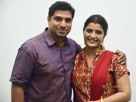 വര്‍ഷയെ പോലെയല്ല ശാലു.. വില്ലത്തി ജീവിതത്തില്‍ ദേ ഇങ്ങനെയാണ്... ചിത്രങ്ങള്‍ കാണൂ..