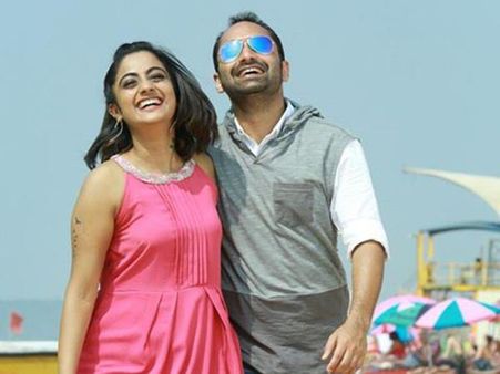 കൂടെ അഭിനയിക്കുന്നതിനിടയില്‍ ഫഹദ് പേടിച്ചിരുന്നുവെന്ന് നമിതാ പ്രമോദ് !!