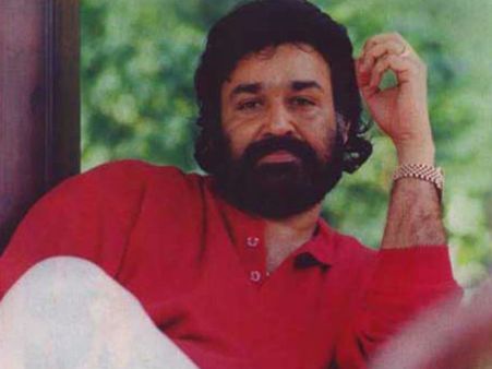 പാട്ടു പഠിക്കണമെന്നും യേശുദാസിനെപ്പോലെ പാടണമെന്നുമൊക്കെ ആഗ്രഹിച്ചിരുന്നുവെന്ന് മോഹന്‍ലാല്‍ !