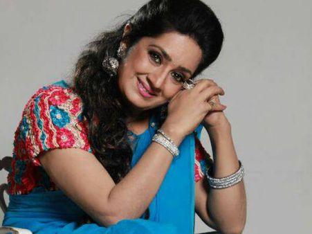 താരകുടുംബത്തിലെ ഇളം തലമുറ സിനിമയിലേക്ക്, കല്‍പ്പനയുടെ മകള്‍ അഭിനയം പഠിക്കുന്നു !!