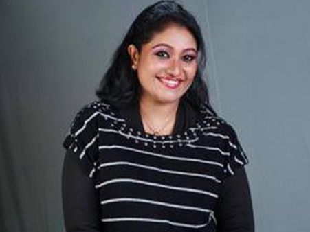 നോമ്പെടുക്കാതെ കള്ളം പറഞ്ഞ് നടന്ന തസ്‌നി ഖാനെ കൈയോടെ പിടികൂടിയ മമ്മൂട്ടിയും സുരാജും !!