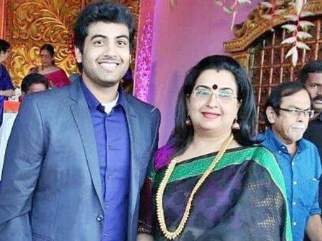 മറ്റൊരു താരപുത്രന്‍ കൂടെ സിനിമയിലേക്ക്, മമ്മൂട്ടിയുടെയും മോഹന്‍ലാലിന്റെയും നായികയുടെ മകന്‍!