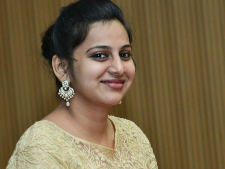 മോഹന്‍ലാലിനൊപ്പം അഭിനയിക്കുന്നതിന് മുന്‍പ് ചെറിയൊരു മാറ്റം, നടുവില്‍ നിന്ന് ഒരു പേര് പോയി !!