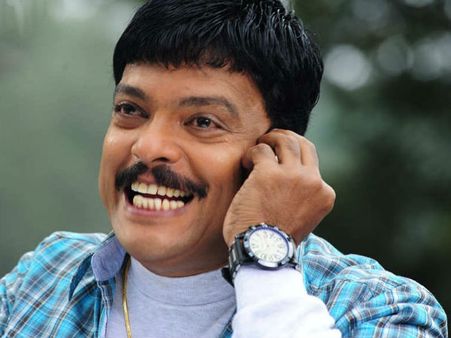 കോമഡി കാണിച്ച് കാണിച്ച് കോമാളിയായി, ജഗദീഷിന്റെ പാട്ട് കേട്ട് ഓടിയ മലയാളികള്‍... കണ്ട് മരിക്കൂ..