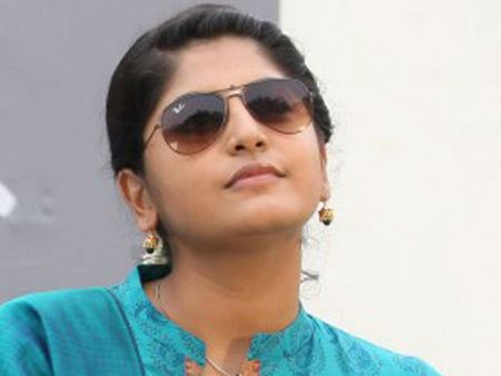 എനിക്ക് എല്ലാം അറിയാം, ചീത്ത വാക്ക് പറയാനും അറിയാം എന്ന് മഞ്ജിമ മോഹന്‍