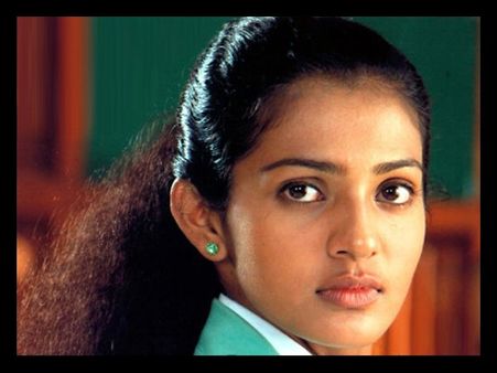 പാര്‍വ്വതി ഈ നിലയില്‍ എത്തുമെന്ന് പ്രതീക്ഷിച്ചോ.. ആദ്യ ചിത്രത്തിന്റെ സംവിധായകന്റെ മറുപടി കേട്ടോ