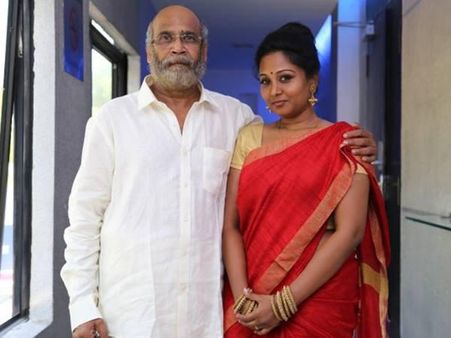 തന്നേക്കാള്‍ 30 വയസിന് ഇളയ നായകിയെ വിവാഹം കഴിച്ച് തമിഴ് സംവിധായകന്‍!!!
