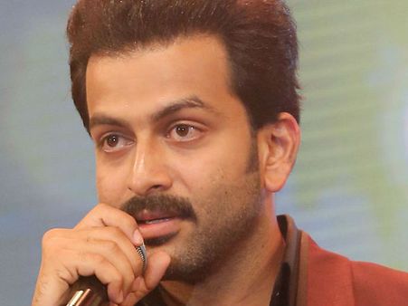 ഏറ്റവും വലിയ ദുഃഖം അതാണ്, 'കണ്ണീര്‍ പൂവിന്റെ കവിളില്‍ തലോടി...' പാടിക്കൊണ്ട് പൃഥ്വിരാജ് പറഞ്ഞത്