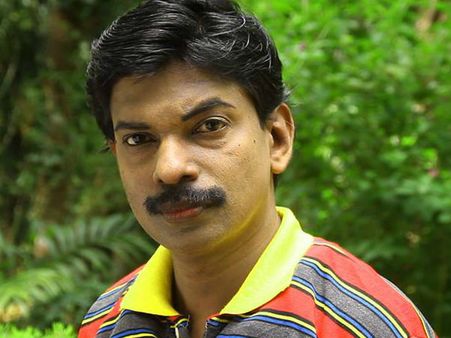 കളിയാക്കുന്നവര്‍ അറിയണം, പുതിയ സിനിമകളുടെ പ്രതിഫലം കൊണ്ട് സന്തോഷ് പണ്ഡിറ്റ് ചെയ്യുന്നത്