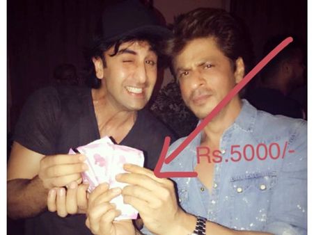 വാക്ക് പറഞ്ഞാല്‍ വാക്കായിരിക്കണം!പറഞ്ഞ് പറ്റിച്ച ഷാരുഖിന്റെ കൈയില്‍ നിന്നും കാശ് വാങ്ങി രണ്‍ബീര്‍!!!