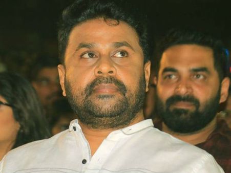 പ്രതി ഞാനാവണം എന്ന് തീരുമാനം ഉള്ളത് പോലെ.. ദീലിപ് പറയുന്നത്?? രാമലീലയുടെ ഞെട്ടിക്കുന്ന ടീസർ വൈറൽ!!
