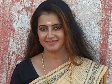 അന്നേ ഓങ്ങിവച്ചതാ നിനക്കൊന്ന് തരാന്‍... ന്യൂസ് റീഡര്‍ വിനുവിന്റെ 'മുഖത്തടിച്ച' നടി അനിത