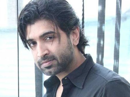 മദ്യപിച്ച് വണ്ടിയോടിച്ച് പൊലീസ് വാഹനത്തില്‍ ഇടിച്ച സംഭവം; അരുണ്‍ വിജയ് കുറ്റക്കാരനാണോ.. വിധി ?