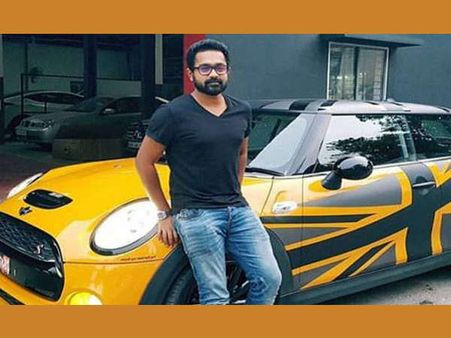 പുത്തന്‍ കാര്‍ സ്വന്തമാക്കി ആസിഫ് അലി!!! ഓഡിയും ബിഎംഡബ്ല്യുവും അല്ല, അതുക്കും മേലെ!!!