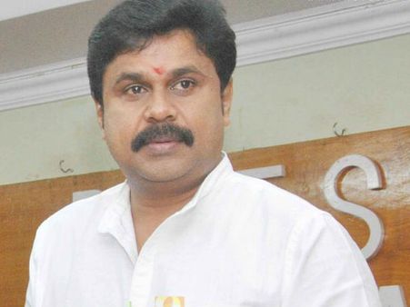 ചോദ്യം ചെയ്യലില്‍ മഞ്ജുവുമായി പിരിയാനുണ്ടായ കാരണവും ദിലീപ് പറഞ്ഞു, കാരണം കേട്ട് പൊലീസ് അമ്പരന്നു!!