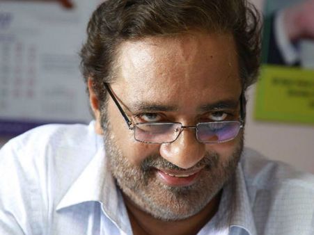 ആണാണെന്ന് പറഞ്ഞിട്ട് കാര്യമില്ല, ആണത്തമുണ്ടാവണം; ജോയ് മാത്യുവിനോട് സംവിധായകന്‍