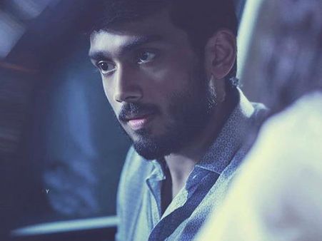 കാളിദാസിനെ പറ്റിച്ചു, വീഡിയോ സഹിതം ഫേസ്ബുക്കില്‍ പോസ്റ്റ് ചെയ്ത് താരപുത്രന്‍!!