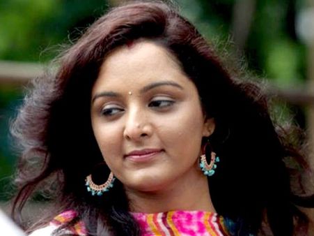 മഞ്ജുവിന് എന്ത് ടെന്‍ഷന്‍! മഞ്ജു വാര്യര്‍ക്കെതിരെയും വിമര്‍ശനങ്ങള്‍ തലപൊക്കുന്നു, അതിന് കാരണം ഇതാണ്!