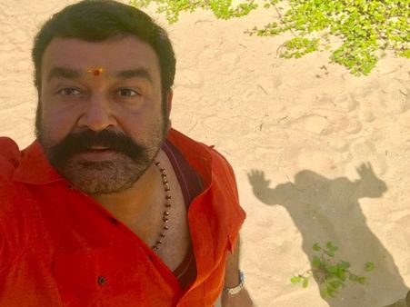 മോഹന്‍ലാലിനെ പേടിപ്പിച്ച പ്രേതത്തിന്റെ നിഴല്‍ കണ്ടോ? ആ വെളിപാടിന്റെ ആ നിമിഷം ഇതായിരുന്നു!!