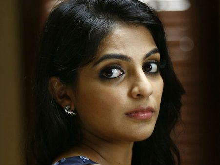 ദിലീപുമായി ബന്ധമുള്ള യുവനടി മൈഥിലിയോ.. മൈഥിലിയെ പൊലീസ് ചോദ്യം ചെയ്തു??