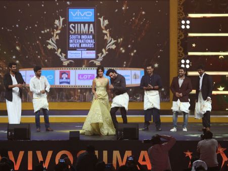 രണ്‍ബീറിനും കത്രീനയ്ക്കും റാണയ്ക്കും മാധവനും നാനിക്കുമൊപ്പം നിവിന്‍ പോളിയുടെ ലുങ്കി ഡാന്‍സ്....