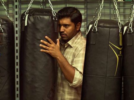 ഞണ്ടുകളുടെ നാട്ടില്‍ ഒരിടവേള; രണ്ടാമത്തെ പോസ്റ്ററിന്റെ പ്രത്യേകത